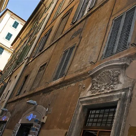 Pantheon Relais